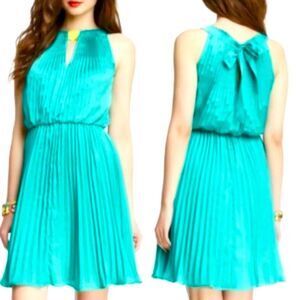 NWT- Vince Camuto 2 Dress Satin Green Pleated Halter Sleeveless $138 Blouson
